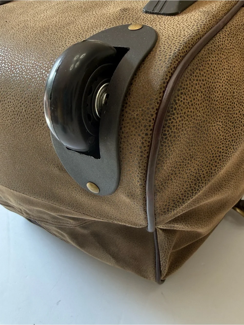 Sovrano Rolling Duffel Bag Brown Novohyde Wheeled Travel Weekender 24” Carry On